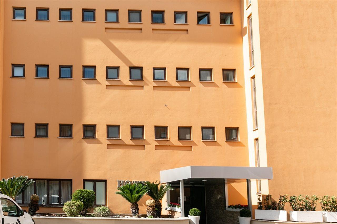 Hotel Area 4*